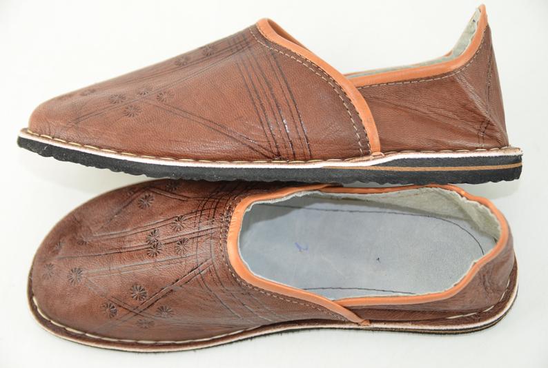 Marokkaanse bruine Babouche lederen Berber slipper Schoenen Herenschoenen sloffen comfortabel voor mannen cadeau voor hem Babouche Marokkaanse Babouche schoenen geverfd met natuurlijke kleur 